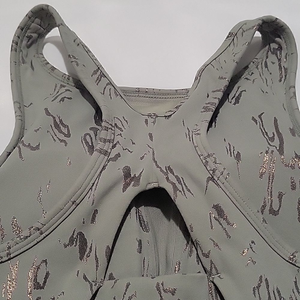 Sweaty Betty x Halle Berry Athena Sports Bra - Picture 11 of 15